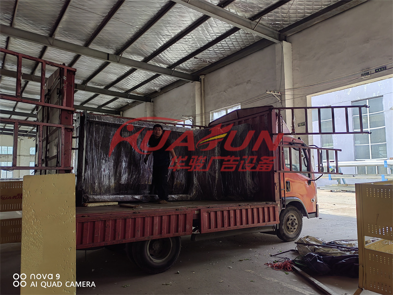 江苏扬州第35批候车亭发货(图1)