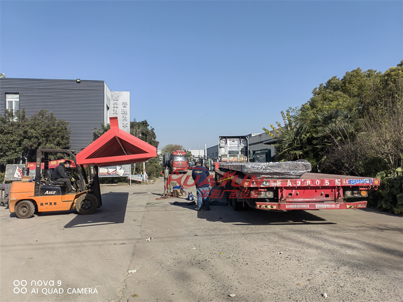 新疆仿古候车亭发货案例(图3)